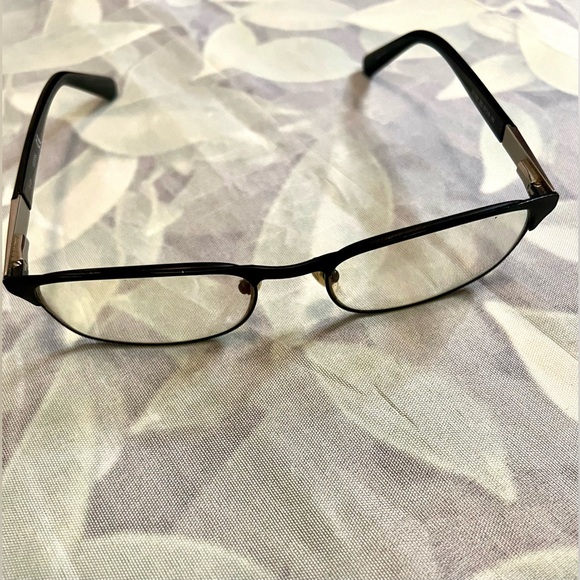 Authentic Guess GU1981-002 Prescription Eyeglasses w/case and cloth - Picture 3 of 11